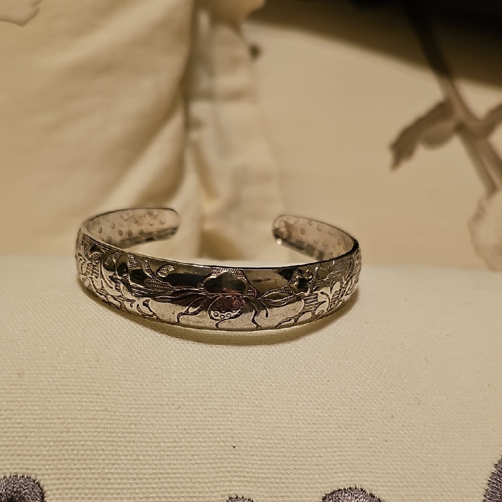 Elegant Sterling Silver Floral Cuff Bracelet